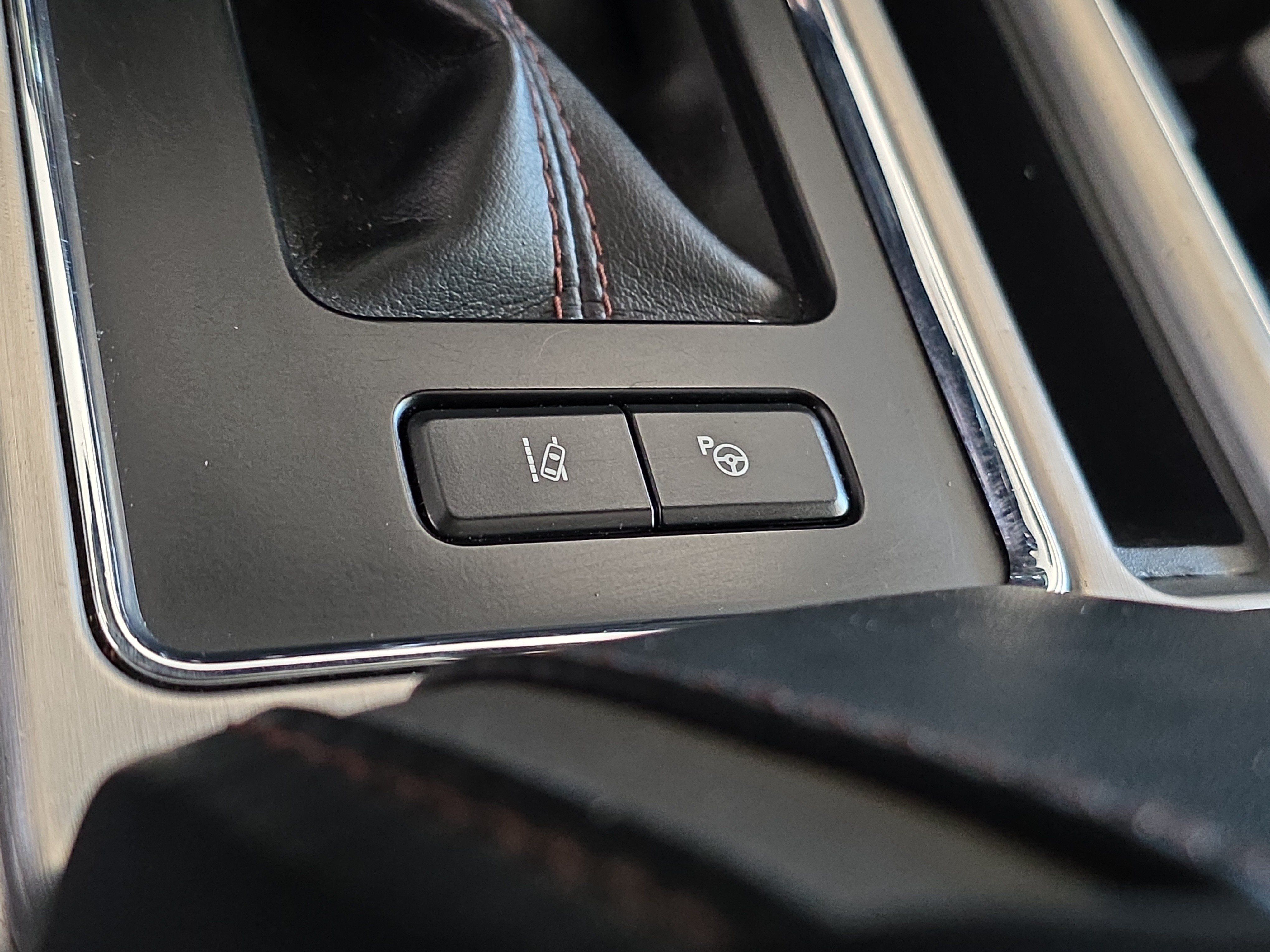 Used 2019 Ford F150 Platinum w/ Equipment Group 701A Luxury AWD/4WD image 24
