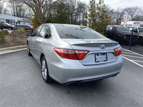 Used 2015 Toyota Camry XSE image 6