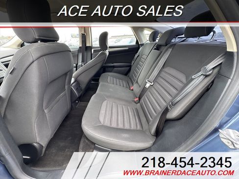Used 2018 Ford Fusion SE w/ Fusion SE Technology Package image 11