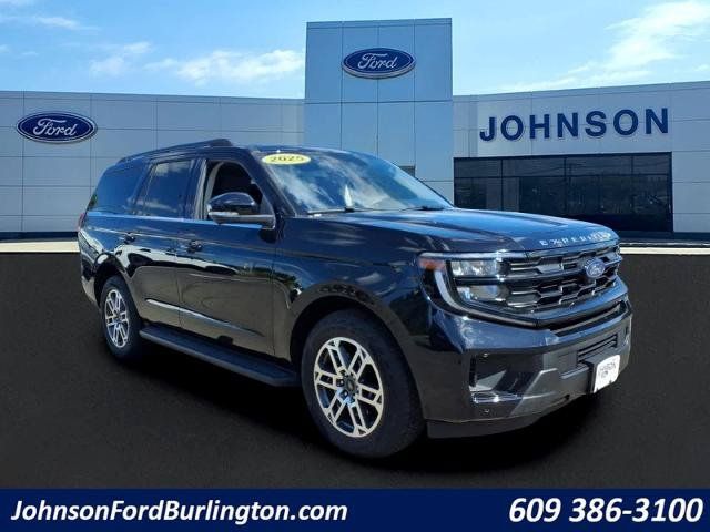 Certified 2025 Ford Expedition Active AWD/4WD image 2