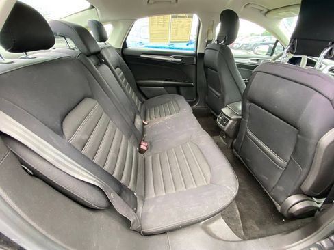 Used 2014 Ford Fusion SE FWD image 22