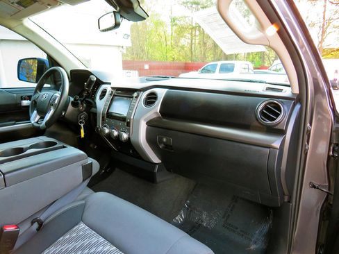 Used 2019 Toyota Tundra SR5 image 20