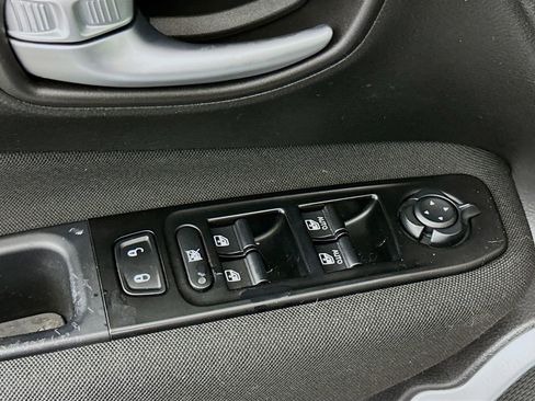 Used 2020 Jeep Renegade Sport w/ Sport Appearance Group AWD/4WD image 19