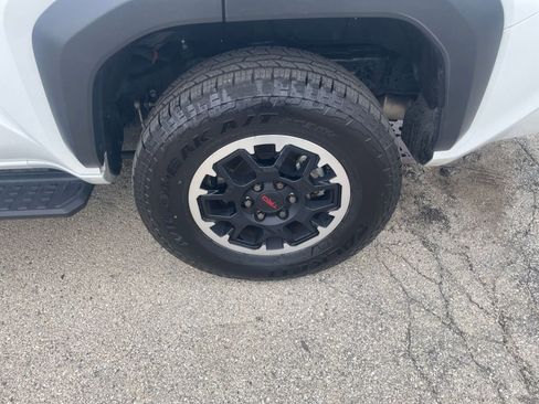 Used 2025 Toyota 4Runner TRD Off-Road image 30