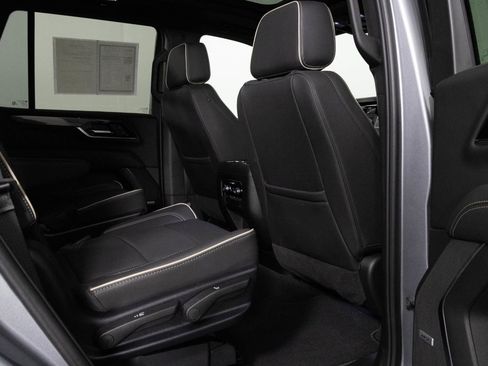 Used 2025 GMC Yukon Elevation image 38