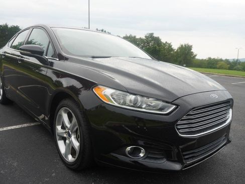 Used 2016 Ford Fusion SE AWD/4WD image 3