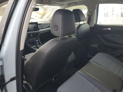 New 2026 Volkswagen Jetta SE FWD image 9