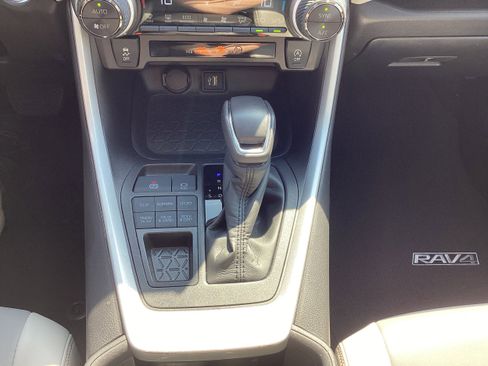 Used 2025 Toyota RAV4 XLE Premium image 21