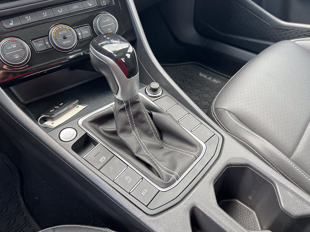Used 2022 Volkswagen Jetta SE FWD image 19