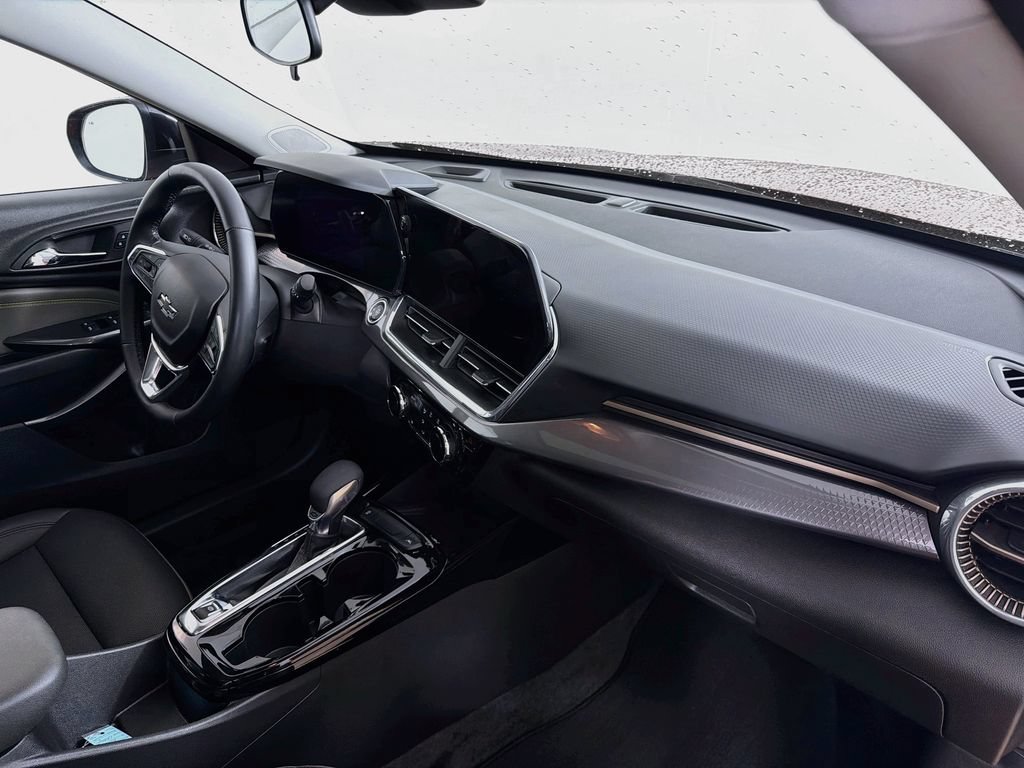 Used 2024 Chevrolet Trax ACTIV w/ Sunroof Package FWD image 28