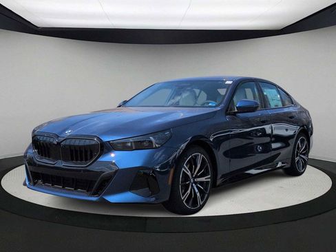 New 2026 BMW 530i xDrive AWD/4WD image 4