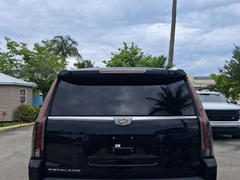 Used 2016 Cadillac Escalade 2WD image 7