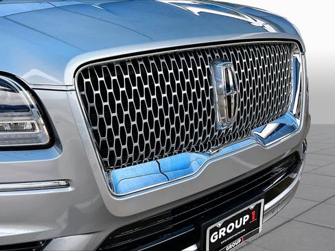 Used 2021 Lincoln Navigator Reserve w/ Luxury Package AWD/4WD image 30