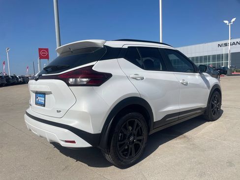 Certified 2024 Nissan Kicks SR w/ SR Premium Package FWD image 5
