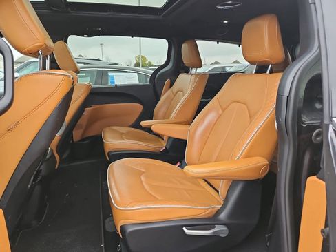 Used 2022 Chrysler Pacifica Pinnacle image 19