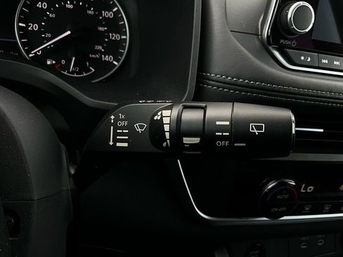 Used 2025 Nissan Rogue SV image 36