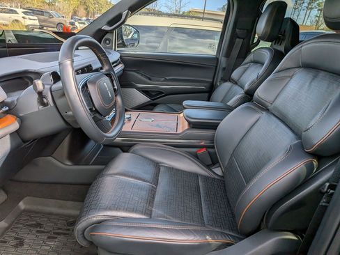 Used 2025 Lincoln Navigator Black Label image 24