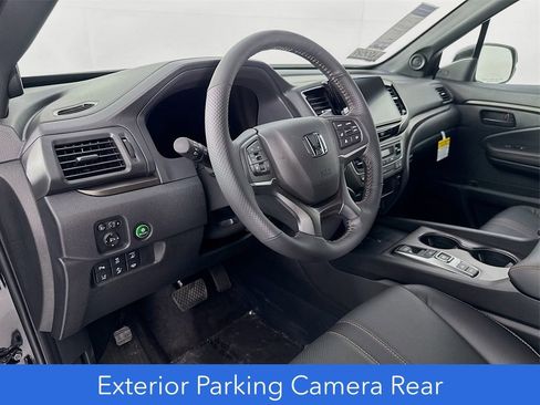 Used 2025 Honda Ridgeline TrailSport image 17