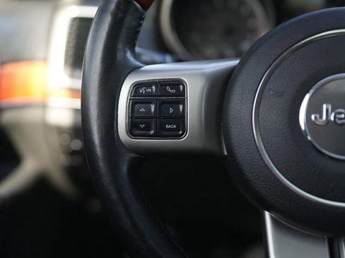 Used 2011 Jeep Grand Cherokee Overland AWD/4WD image 18