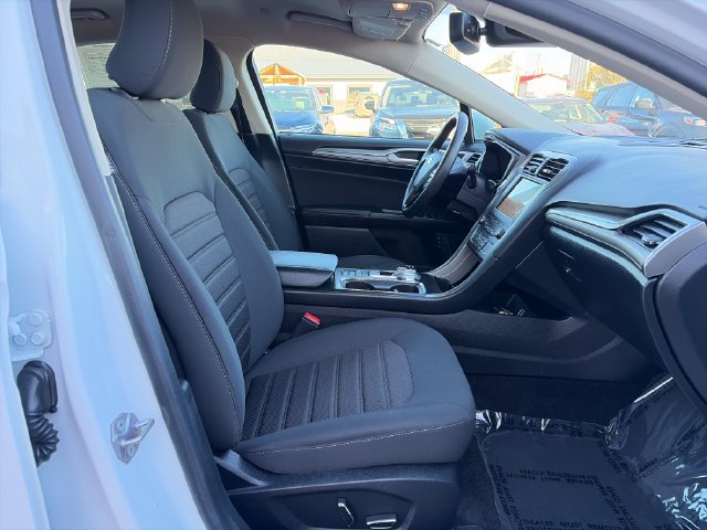 Used 2019 Ford Fusion SE FWD image 23