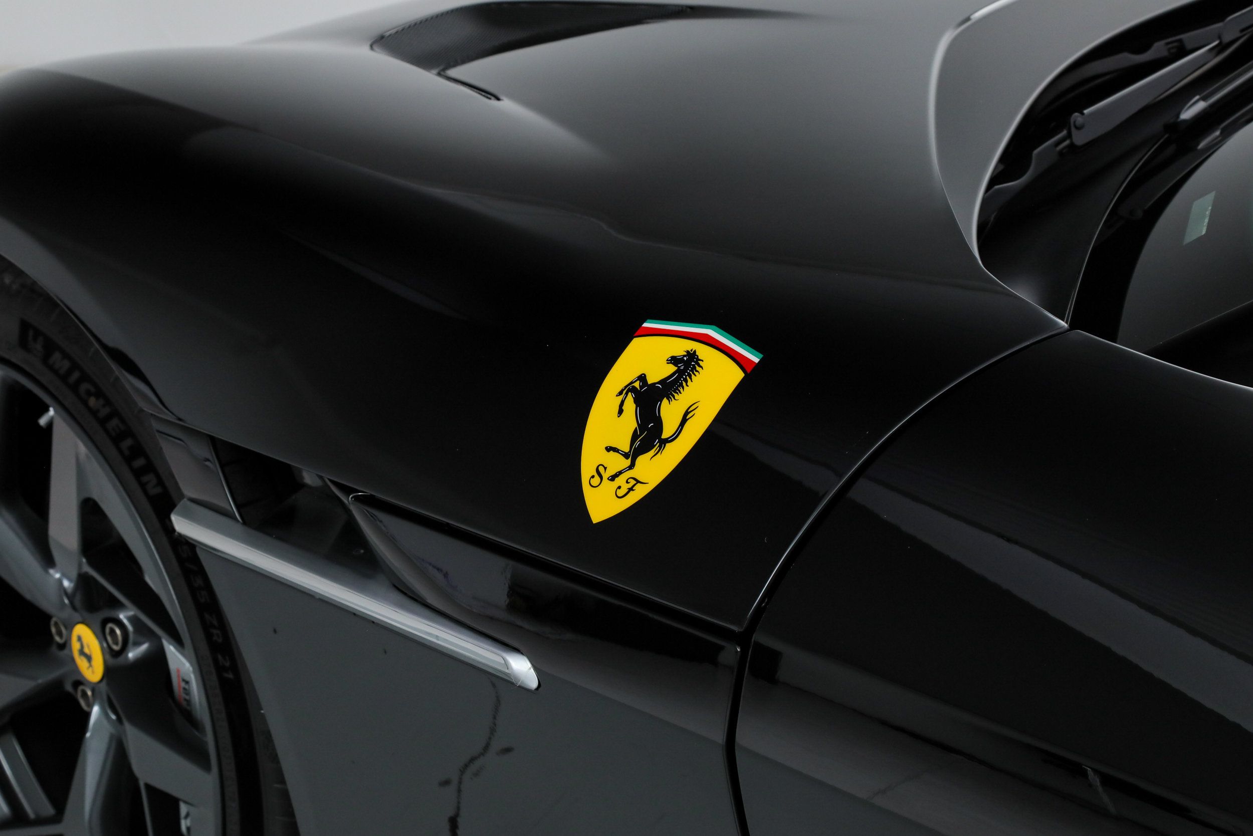 Certified 2025 Ferrari 12Cilindri RWD image 20
