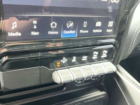 Used 2022 RAM 1500 Limited AWD/4WD image 40
