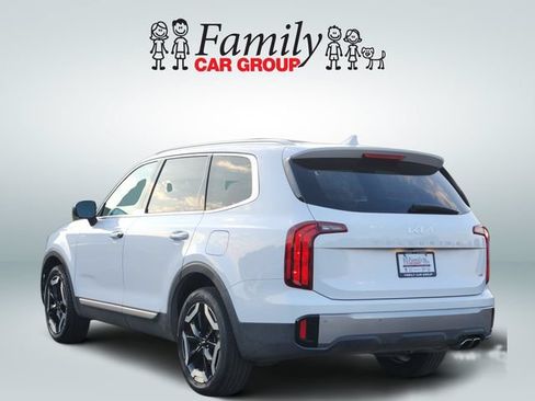 Used 2025 Kia Telluride S AWD/4WD image 3