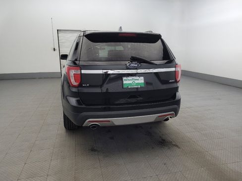 Used 2017 Ford Explorer XLT w/ Equipment Group 202A image 6