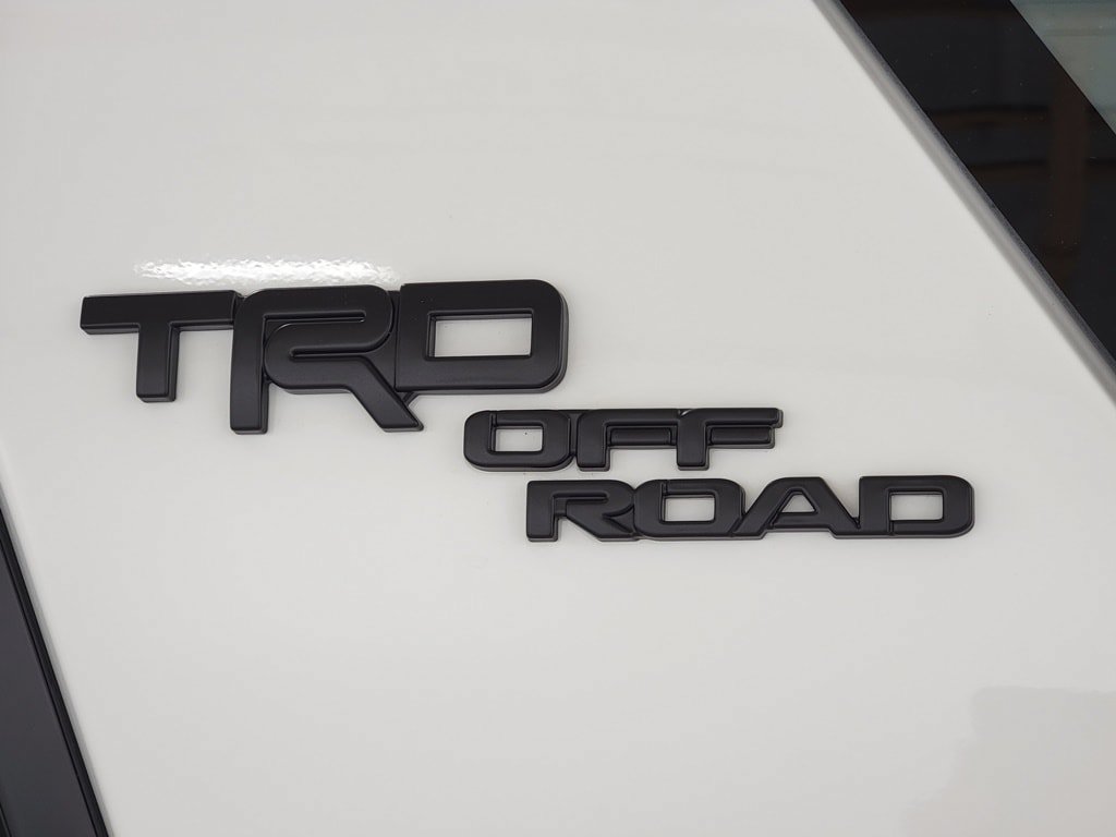 Certified 2024 Toyota 4Runner TRD Off-Road Premium w/ TRD Black Wheel Package (TMS) AWD/4WD image 9