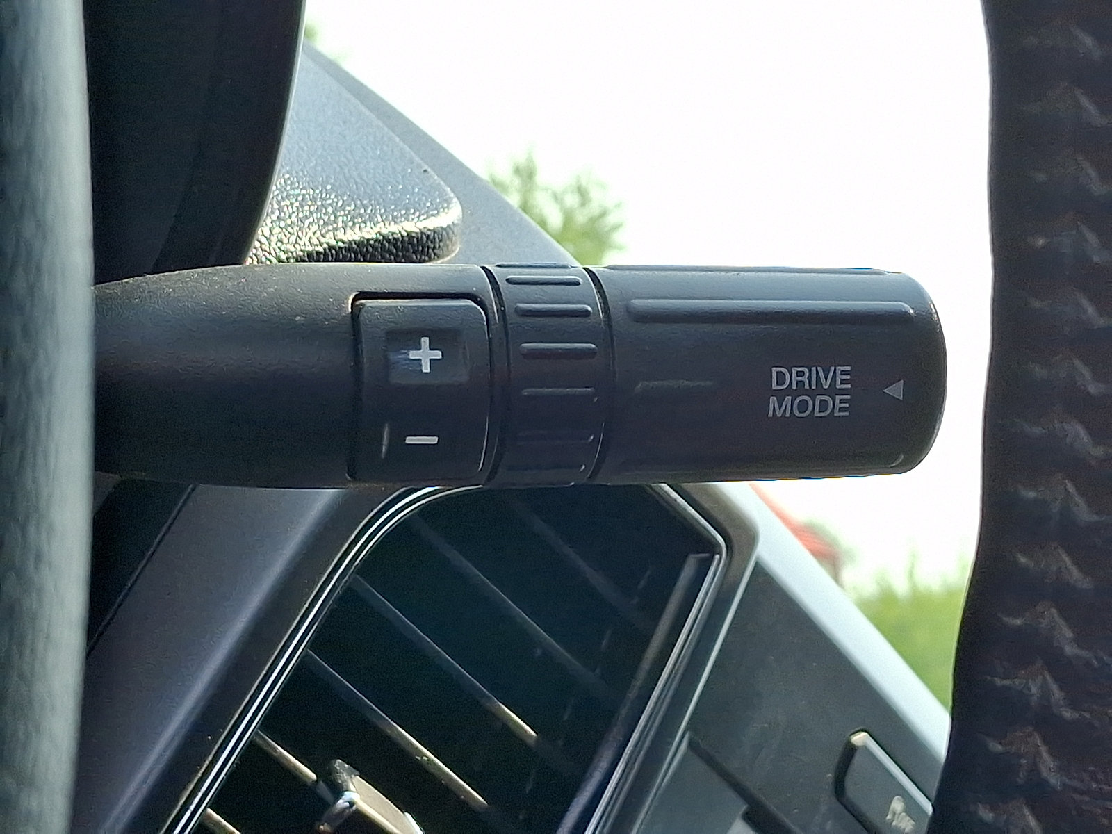 Used 2020 Ford F150 XLT w/ Equipment Group 302A Luxury AWD/4WD image 14