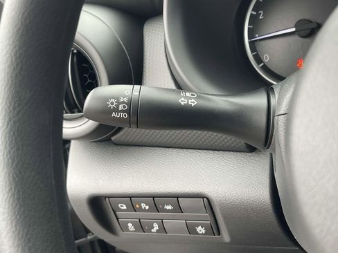 New 2025 Nissan Kicks Play S image 18