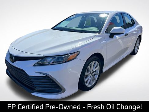 Used 2024 Toyota Camry LE FWD image 5