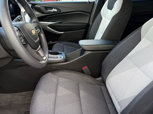 Used 2026 Chevrolet Trax LS FWD image 10
