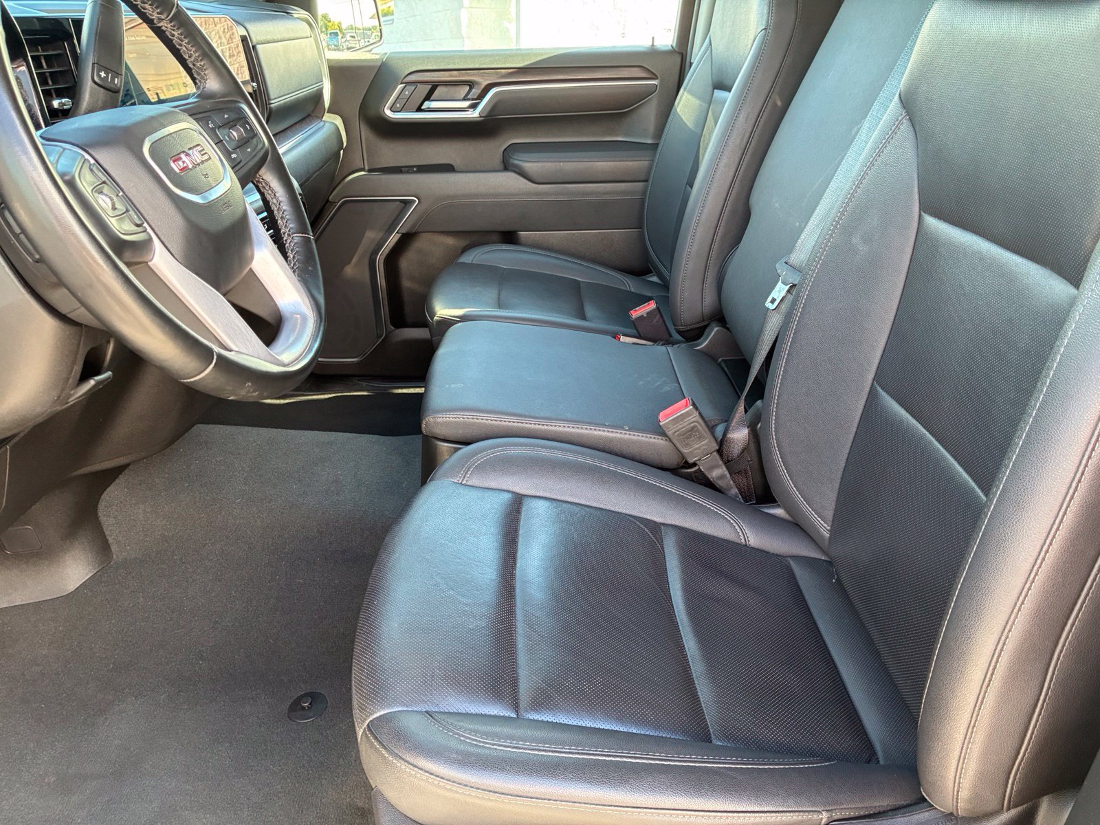 Used 2025 GMC Sierra 1500 SLT AWD/4WD image 14