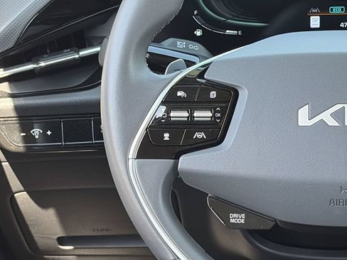 Certified 2024 Kia Niro EX FWD image 22