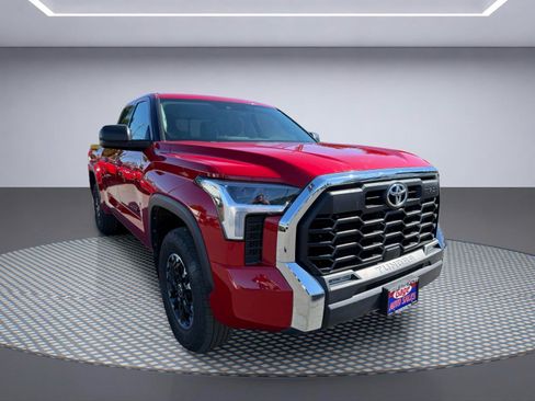 Used 2022 Toyota Tundra SR5 w/ TRD Off-Road Package AWD/4WD image 9