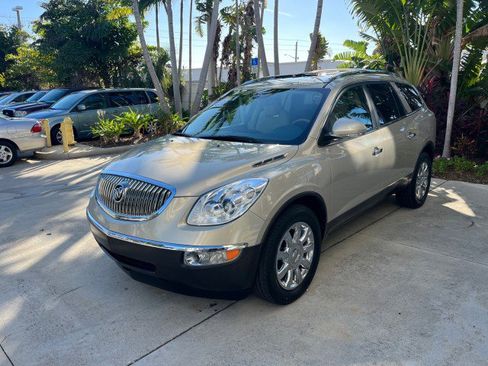 Used 2011 Buick Enclave CXL image 4