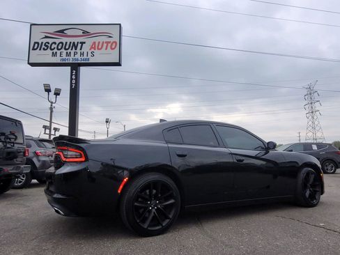 Used 2015 Dodge Charger R/T image 2