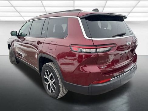 Used 2025 Jeep Grand Cherokee L Limited image 2