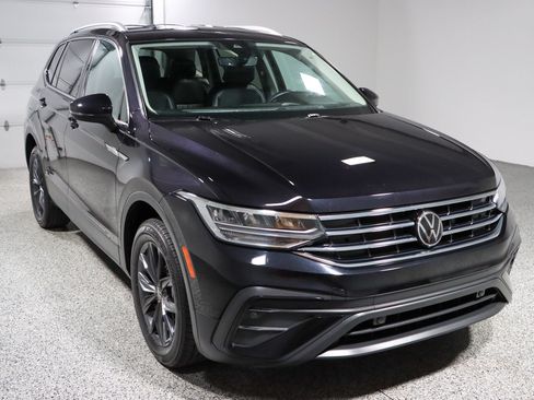 Used 2023 Volkswagen Tiguan SE FWD image 5