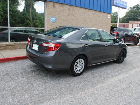Used 2012 Toyota Camry LE FWD image 5