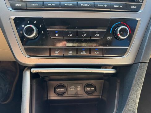 Used 2017 Hyundai Sonata SE FWD image 11