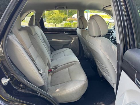 Used 2012 Kia Sorento LX w/ V6 Convenience Pkg AWD/4WD image 37