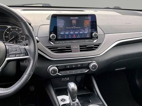 Used 2024 Nissan Altima 2.5 SR image 9