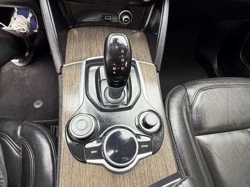 Used 2018 Alfa Romeo Stelvio Ti AWD/4WD image 14