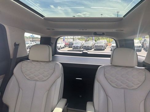 Used 2021 Hyundai Palisade Limited image 11