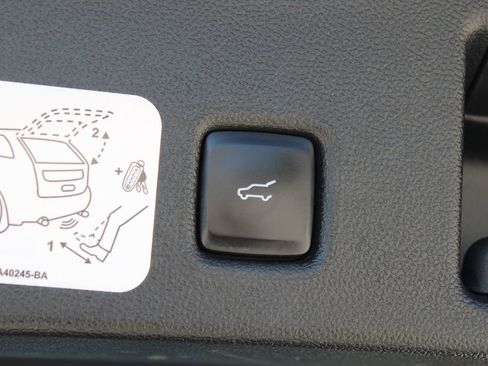 Used 2020 Ford Escape SEL FWD image 28