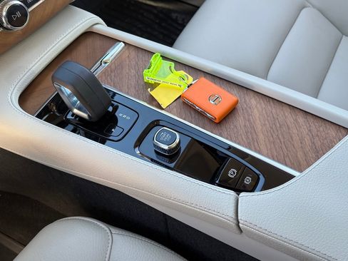 Certified 2022 Volvo XC90 T8 Inscription Expression image 23