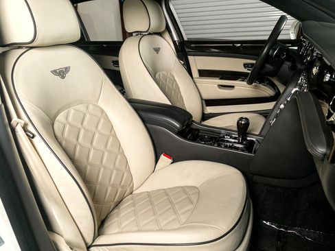 Used 2013 Bentley Mulsanne w/ Premiere Specification Pkg image 25