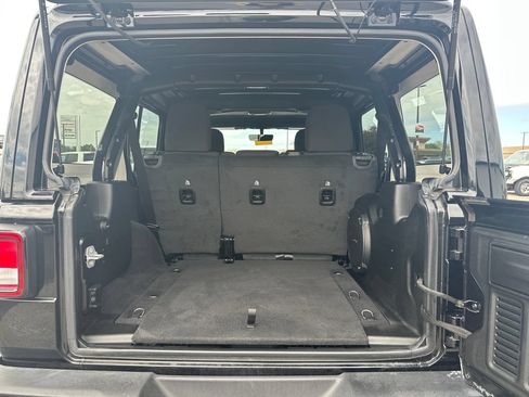 Used 2022 Jeep Wrangler Unlimited Sport w/ Sun And Sound Package AWD/4WD image 13